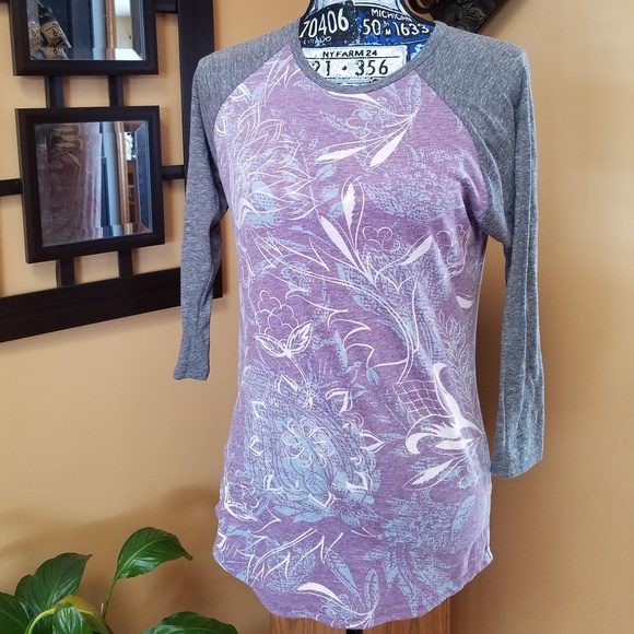 LuLaRoe Tops - LULAROE PURPLE & GRAY TOP